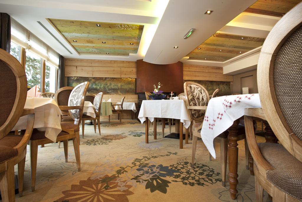 Spa Hotel Restaurant Au Lion D'Or Ла Петит-Пиер Екстериор снимка